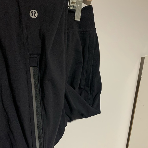 black lululemon men jogger - Picture 3 of 5